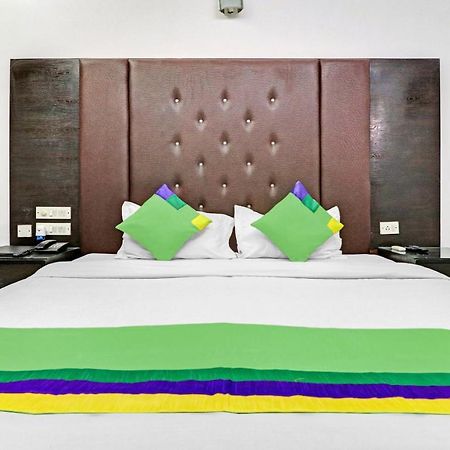 Hotel Treebo Trend Exotica Opp Sector 62 Ghaziabad Zewnętrze zdjęcie