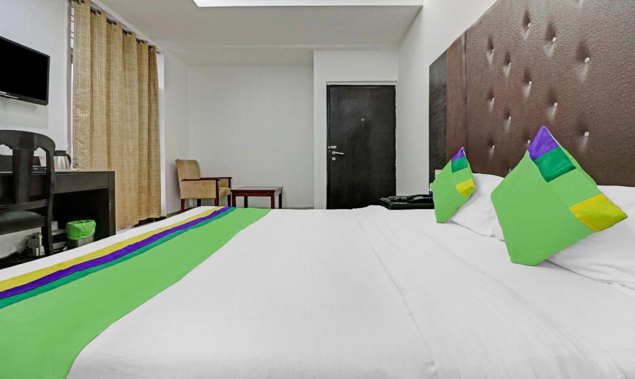 Hotel Treebo Trend Exotica Opp Sector 62 Ghaziabad Zewnętrze zdjęcie