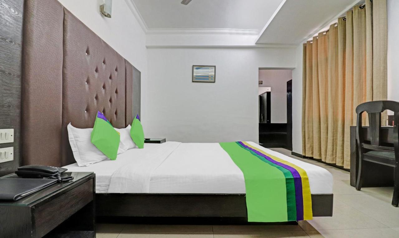 Hotel Treebo Trend Exotica Opp Sector 62 Ghaziabad Zewnętrze zdjęcie