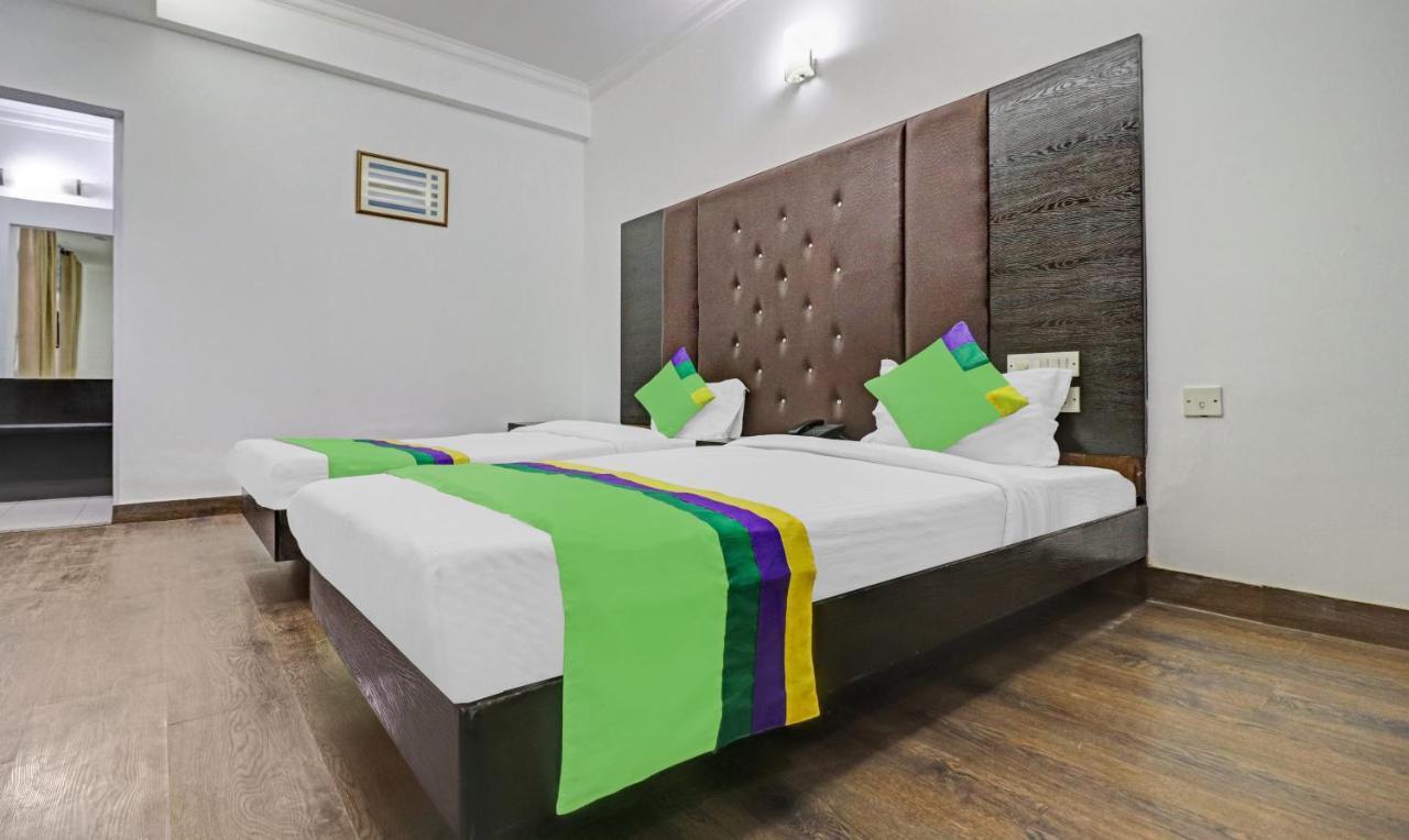 Hotel Treebo Trend Exotica Opp Sector 62 Ghaziabad Zewnętrze zdjęcie