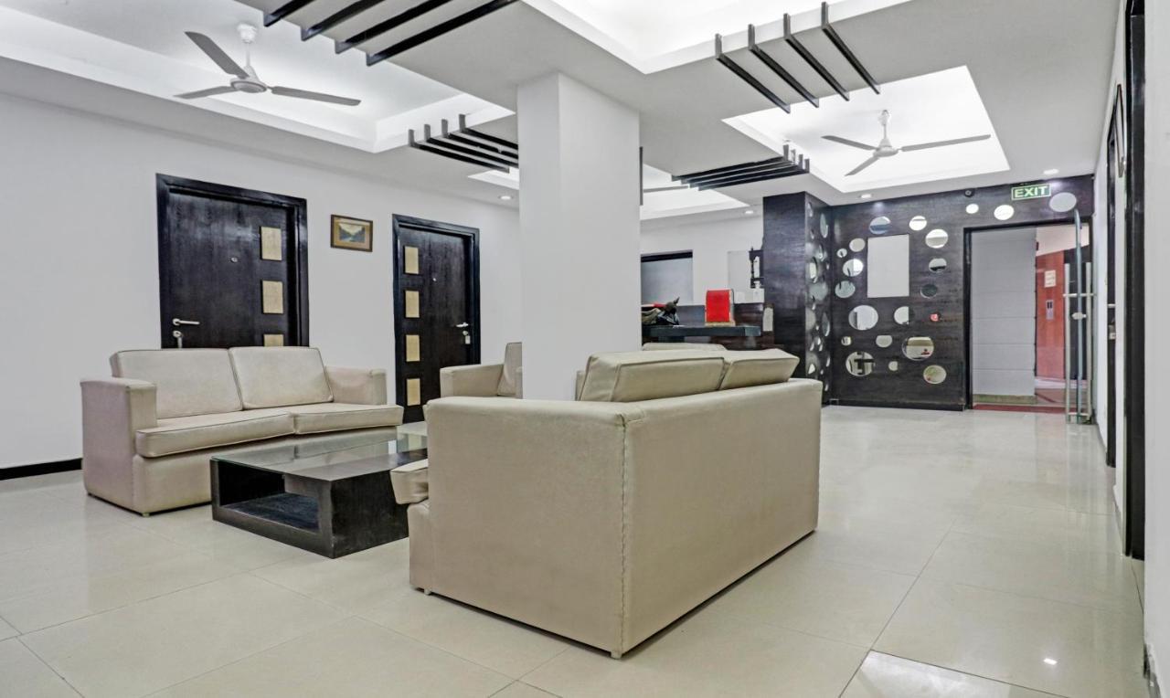 Hotel Treebo Trend Exotica Opp Sector 62 Ghaziabad Zewnętrze zdjęcie